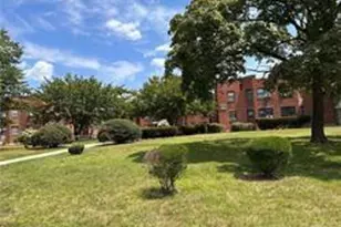 102 Division Ave, Levittown, NY 11756 - Photo 2