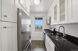 565 Broadway, Hastings on Hudson, NY 10706 - Photo 8