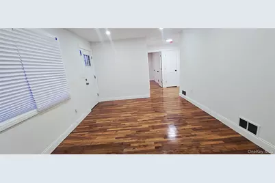 33 Silverpine Drive, Amityville, NY 11701 - Photo 6