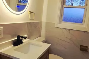 33 Silverpine Dr, Amityville, NY 11701 - Photo 18