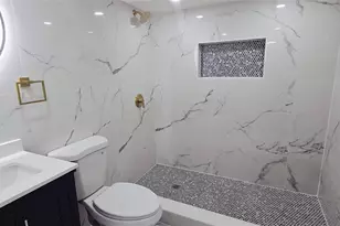 33 Silverpine Dr, Amityville, NY 11701 - Photo 22