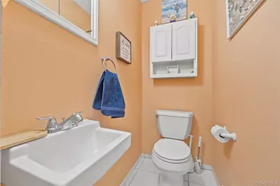 61 Federal Lane, Coram, NY 11727 - Photo 10