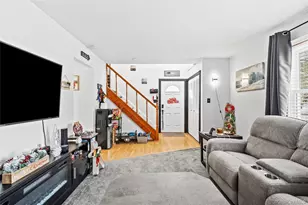 61 Federal Ln, Coram, NY 11727 - Photo 14