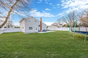 7 Seneca Dr, Commack, NY 11725 - Photo 32