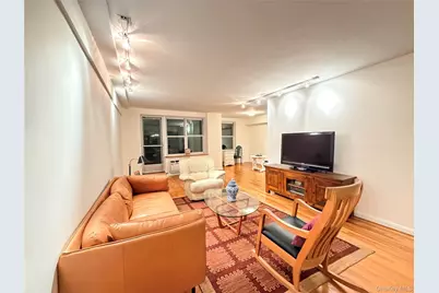 142-05 Roosevelt Avenue #519, Flushing, NY 11354 - Photo 2