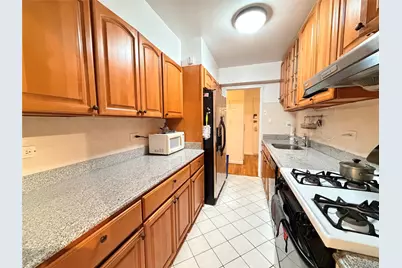 142-05 Roosevelt Avenue #519, Flushing, NY 11354 - Photo 4
