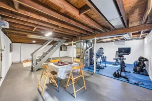 23 Peachtree Ln, Hicksville, NY 11801 - Photo 16