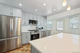 527 Alicia Dr, Westbury, NY 11590 - Photo 10