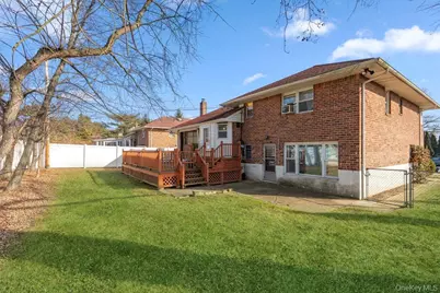 527 Alicia Drive, Westbury, NY 11590 - Photo 34