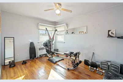 527 Alicia Drive, Westbury, NY 11590 - Photo 28