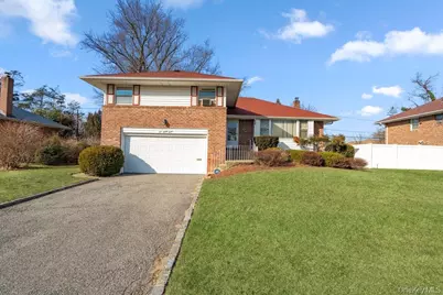 527 Alicia Drive, Westbury, NY 11590 - Photo 4