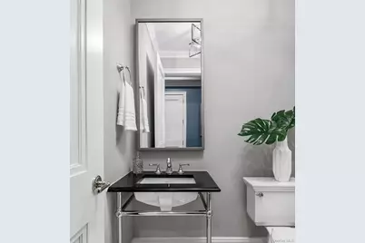 5000 Royal Court #5307, North Hills, NY 11040 - Photo 8