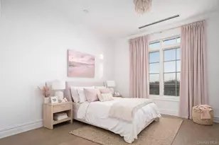 5000 Royal Ct, North Hills, NY 11040 - Photo 6