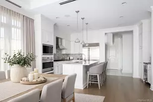 5000 Royal Ct, North Hills, NY 11040 - Photo 2