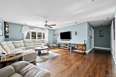 1563 Stevens Avenue, Merrick, NY 11566 - Photo 20