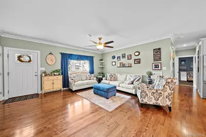 1563 Stevens Avenue, Merrick, NY 11566 - Photo 4
