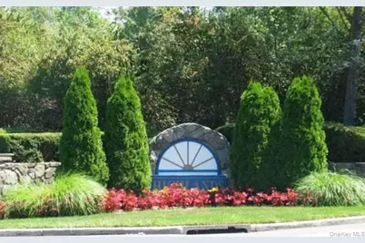 117 Leeward Lane, Port Jefferson, NY 11777 - Photo 2