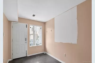 623 Ilyssa Way, New York, NY 10312 - Photo 2