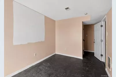 623 Ilyssa Way, New York, NY 10312 - Photo 6