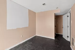 623 Ilyssa Way, New York, NY 10312 - Photo 6