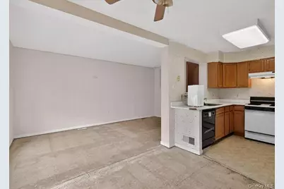 623 Ilyssa Way, New York, NY 10312 - Photo 14