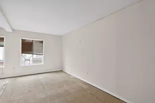 623 Ilyssa Way, New York, NY 10312 - Photo 4