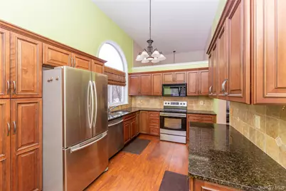 13 Cushing Green S, Pawling, NY 12564 - Photo 4