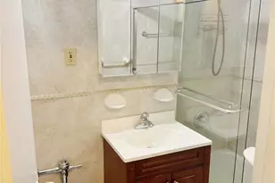 142-05 Roosevelt Ave, Flushing, NY 11354 - Photo 10