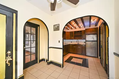 19501 45th Avenue, Flushing, NY 11358 - Photo 4