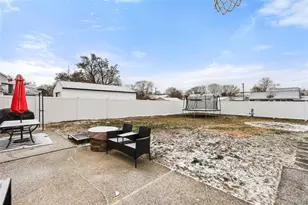 1361 Manatuck Blvd, Bay Shore, NY 11706 - Photo 14