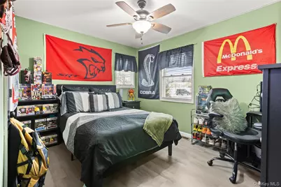 1361 Manatuck Boulevard, Bay Shore, NY 11706 - Photo 10