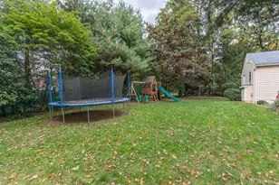 94 Round Hill Rd, Scarsdale, NY 10583 - Photo 36