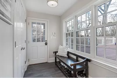 94 Round Hill Road, Scarsdale, NY 10583 - Photo 20