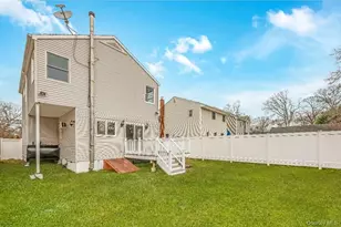 54 5th St, Ronkonkoma, NY 11779 - Photo 6