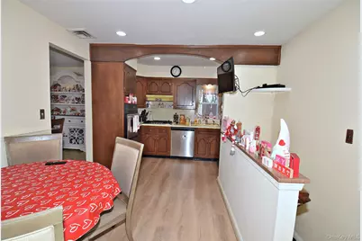 293 85 Avenue, Floral Park, NY 11001 - Photo 8