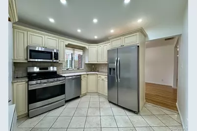 23 Center Drive, New Hyde Park, NY 11040 - Photo 8
