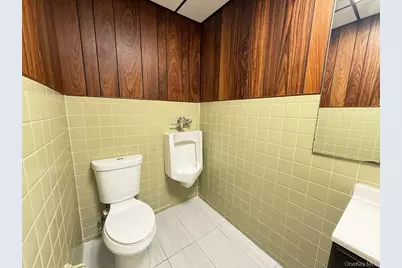 6938 Myrtle Avenue, Glendale, NY 11385 - Photo 14