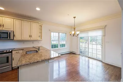 22 Meadow Court, Oakdale, NY 11769 - Photo 8