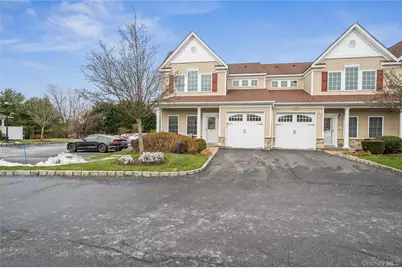 22 Meadow Court, Oakdale, NY 11769 - Photo 2