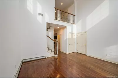 22 Meadow Court, Oakdale, NY 11769 - Photo 4