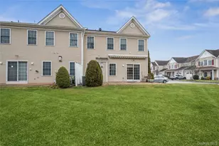 22 Meadow Ct, Oakdale, NY 11769 - Photo 32