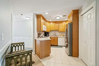 138 Brattle Circle, Melville, NY 11747 - Photo 6