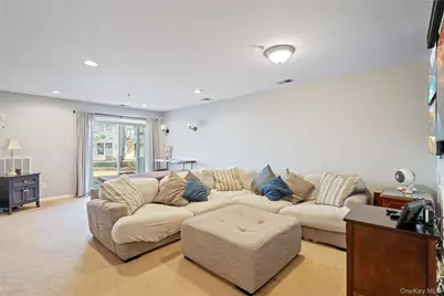 138 Brattle Circle, Melville, NY 11747 - Photo 10