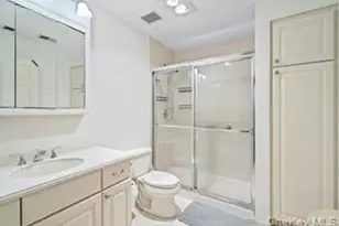 138 Brattle Cir, Melville, NY 11747 - Photo 14