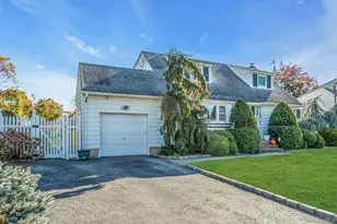 17 Linwood Pl, Massapequa Park, NY 11762 - Photo 24