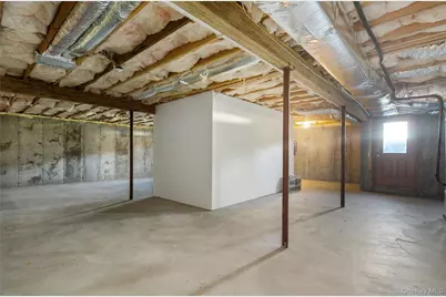 59 Mastro Road, Calverton, NY 11933 - Photo 32