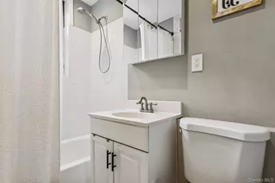 12 Hempstead Avenue #3N, Rockville Centre, NY 11570 - Photo 20
