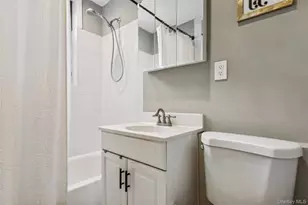 12 Hempstead Ave, Rockville Centre, NY 11570 - Photo 20
