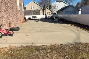 107 E Fairview Ave, Valley Stream, NY 11580 - Photo 10