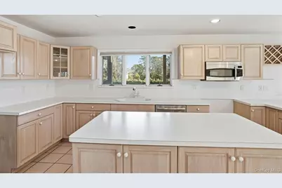 103 Middle Pond Road, Southampton, NY 11968 - Photo 12